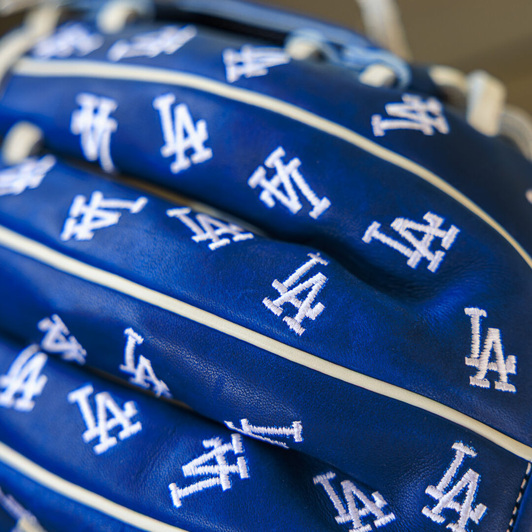 Los Angeles Dodgers Heart of the Hide 11.75-Inch Infield Glove