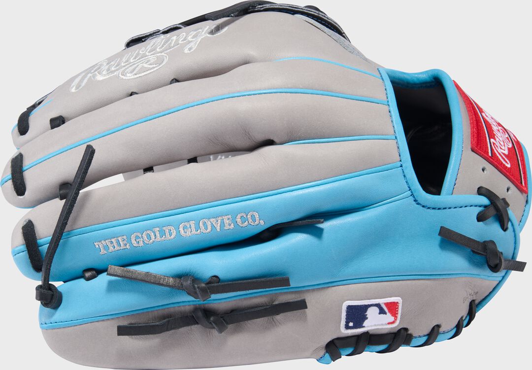 Gameday 57 Series Ian Happ Heart of the Hide Glove, Right Hand Throw